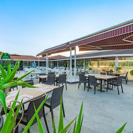 Hotel Sahara Aqua Halal